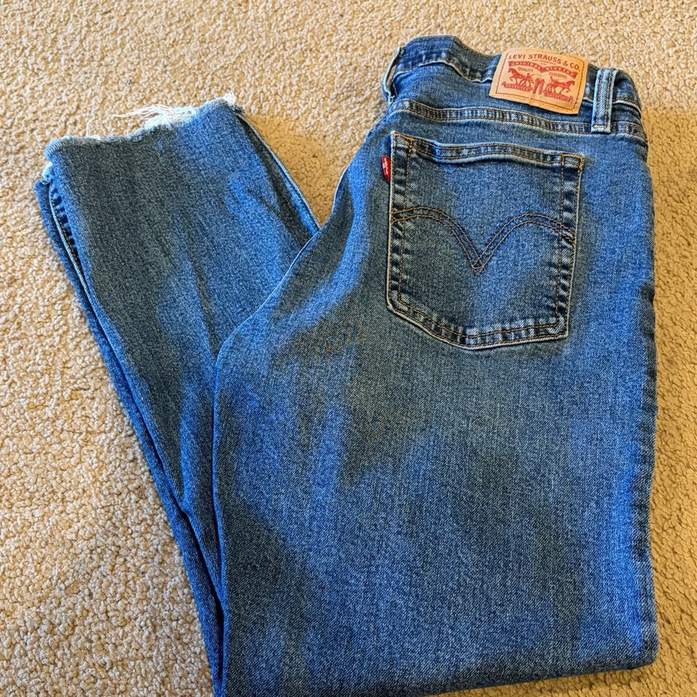 Levi's Wedgie Distressed Straight Leg Jeans | Size 31 | - Picture 4 of 6